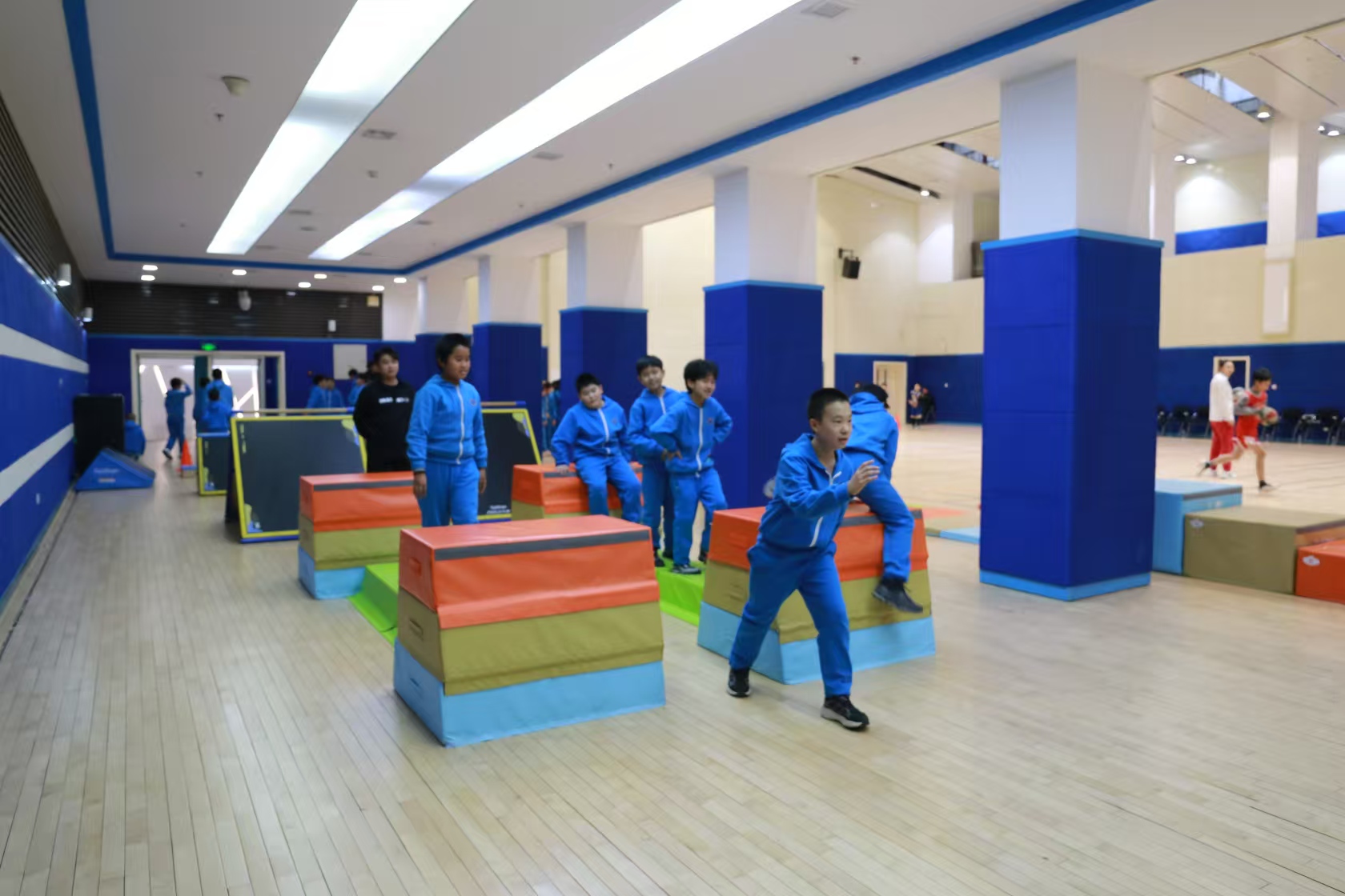 世俱杯2025体育跑酷器材进京“炫秀”