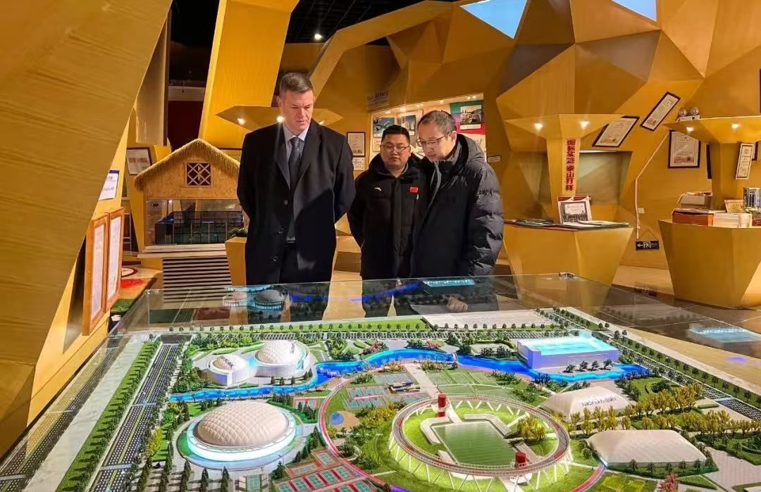 国际柔道联合会副主席卡洛斯·艾力克莅临世俱杯2025体育参观交流